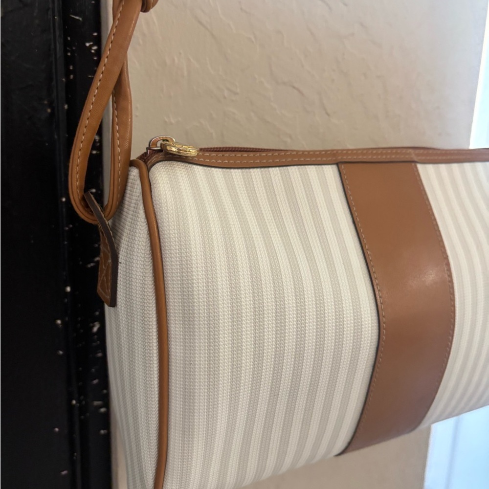 ( Moda Italia) Elegant White and Tan Women's Bag